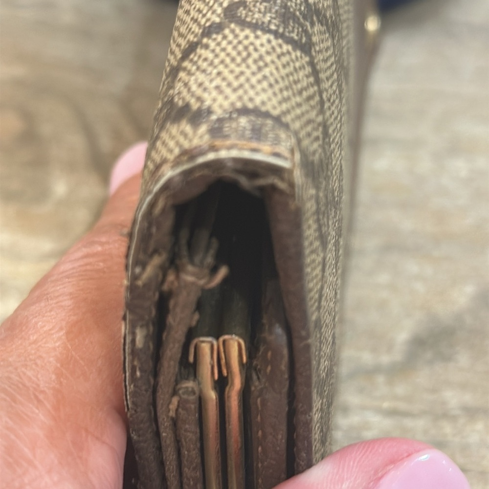 Gucci Wallet Accessory Collection - Picture 12 of 12